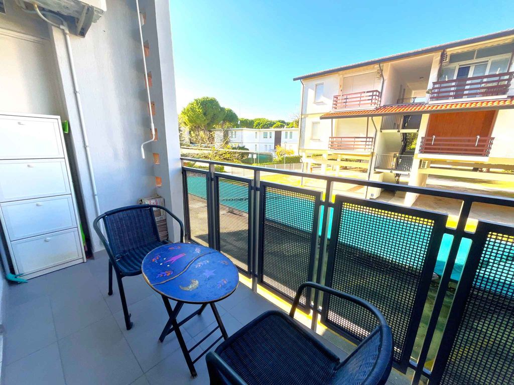 Ferienwohnung mit Klimaanlage und Balkon