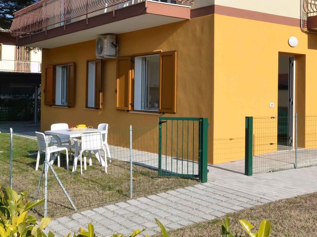 Ferienwohnung mit Garten und Klimaanlage