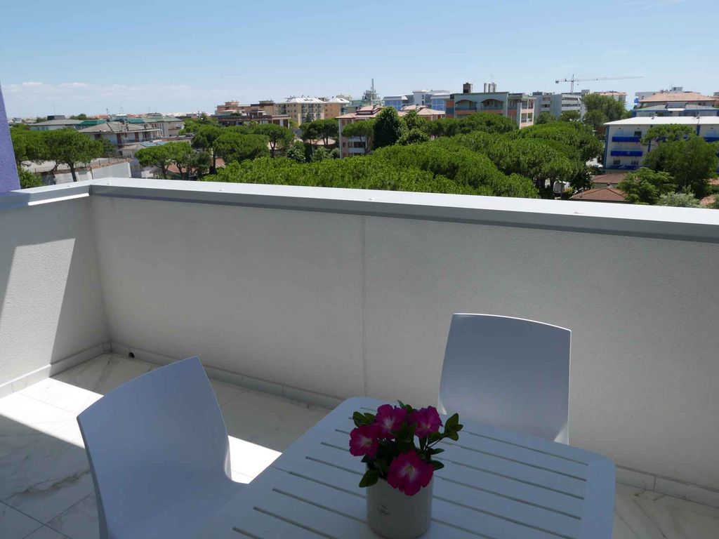 Studio mit Klimaanlage und Balkon