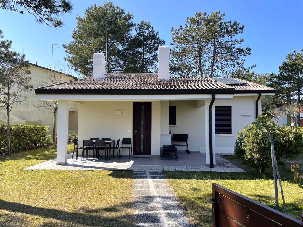 Villa mit großem Garten und Swimmingpool
