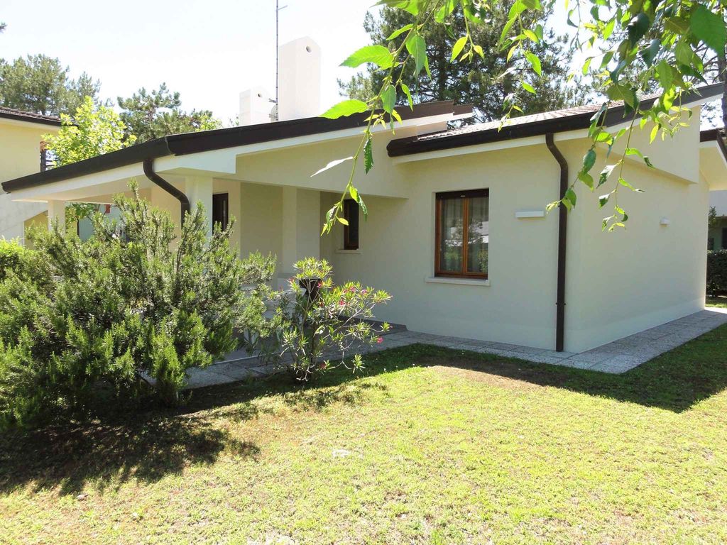 Villa mit großem Garten und Swimmingpool