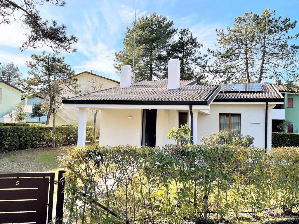 Villa mit großem Garten und Swimmingpool