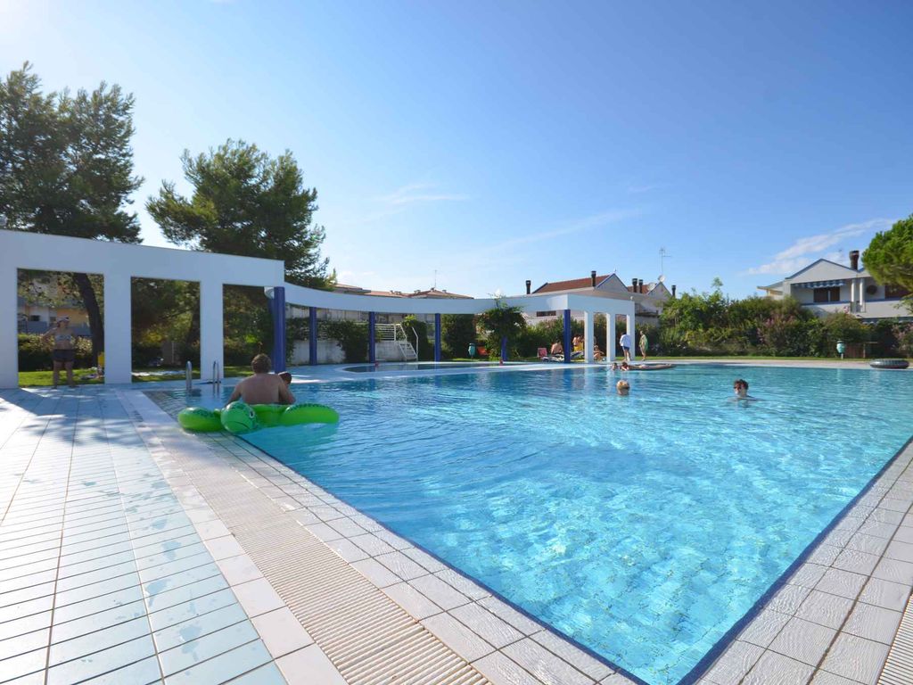 Bungalow mit Klimaanlage, Terrasse und Pool