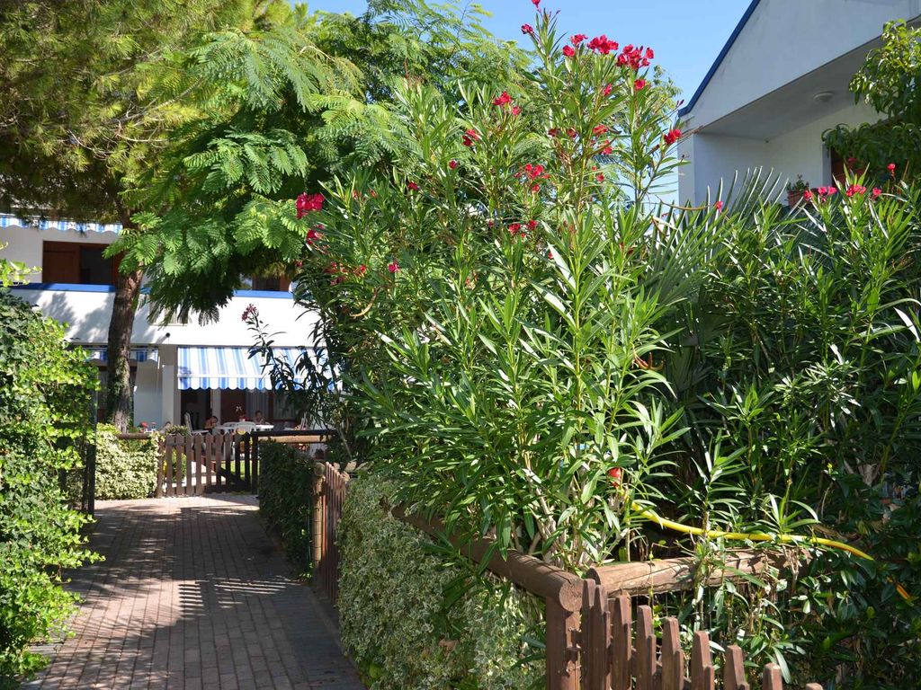 Bungalow mit Klimaanlage, Terrasse und Pool