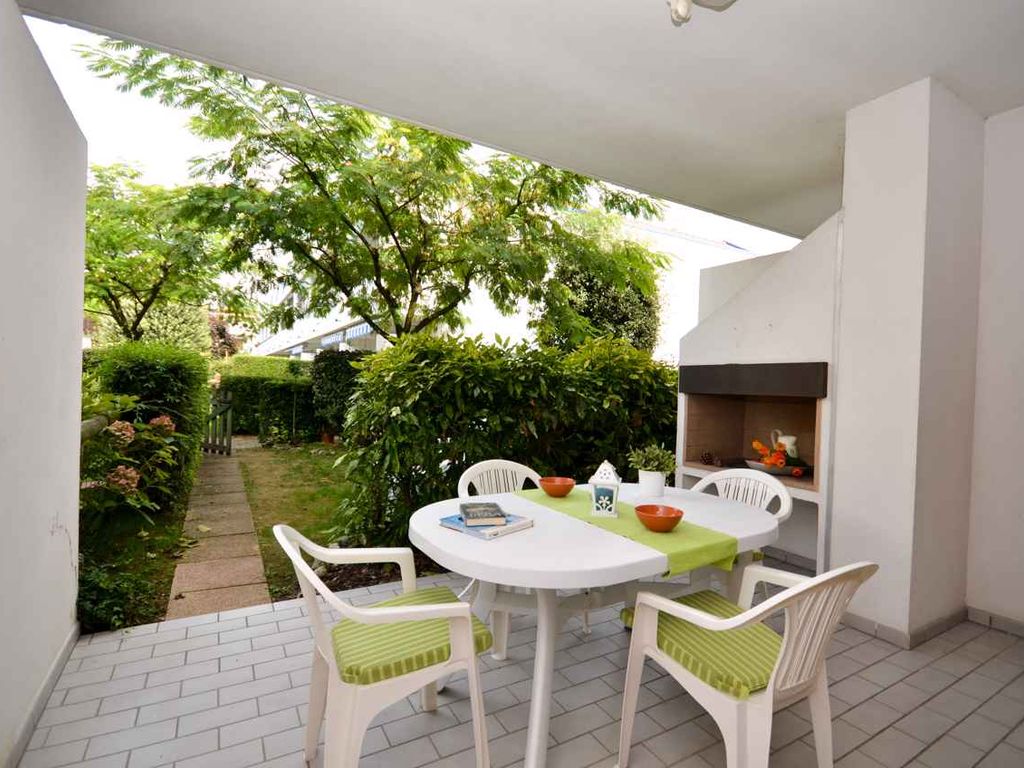 Bungalow mit Klimaanlage, Terrasse und Pool