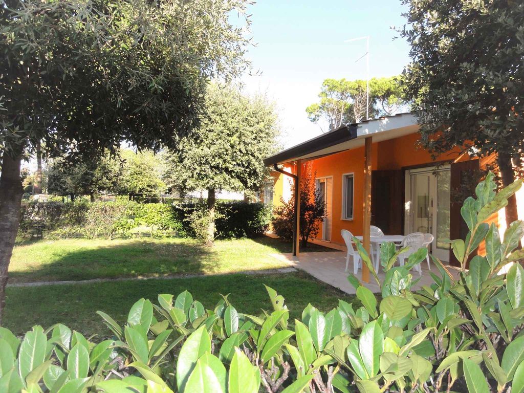 Ferienwohnung Reihenhaus in der Nähe des Meeres mit großem eingezäunten Garten