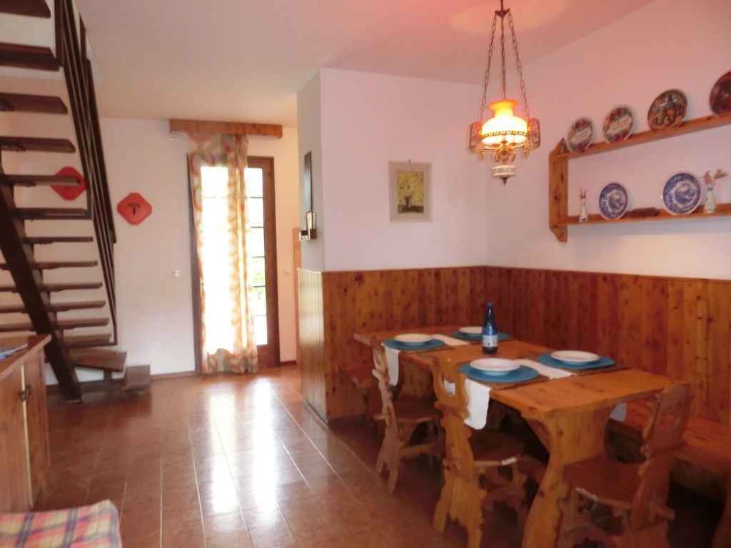 Ferienwohnung mit Garten und Balkon