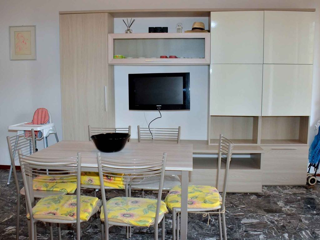 Ferienwohnung mit Klimaanlage und Balkon