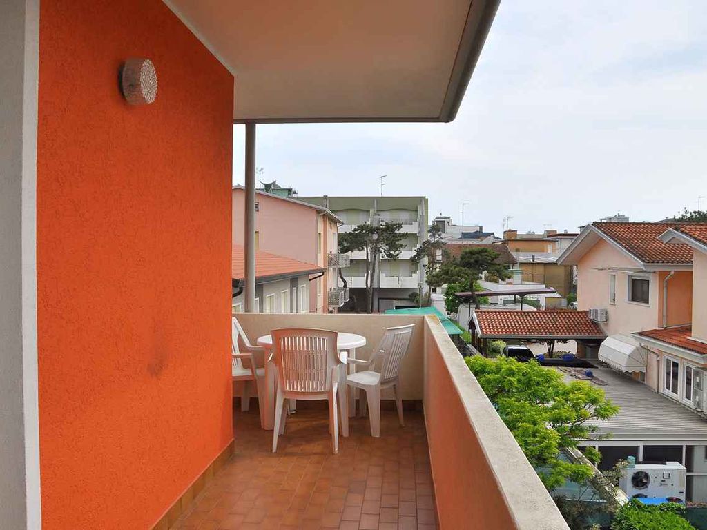Ferienwohnung mit Klimaanlage und Balkon