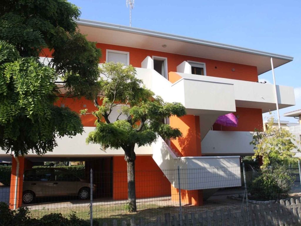 Ferienwohnung mit Klimaanlage und Balkon