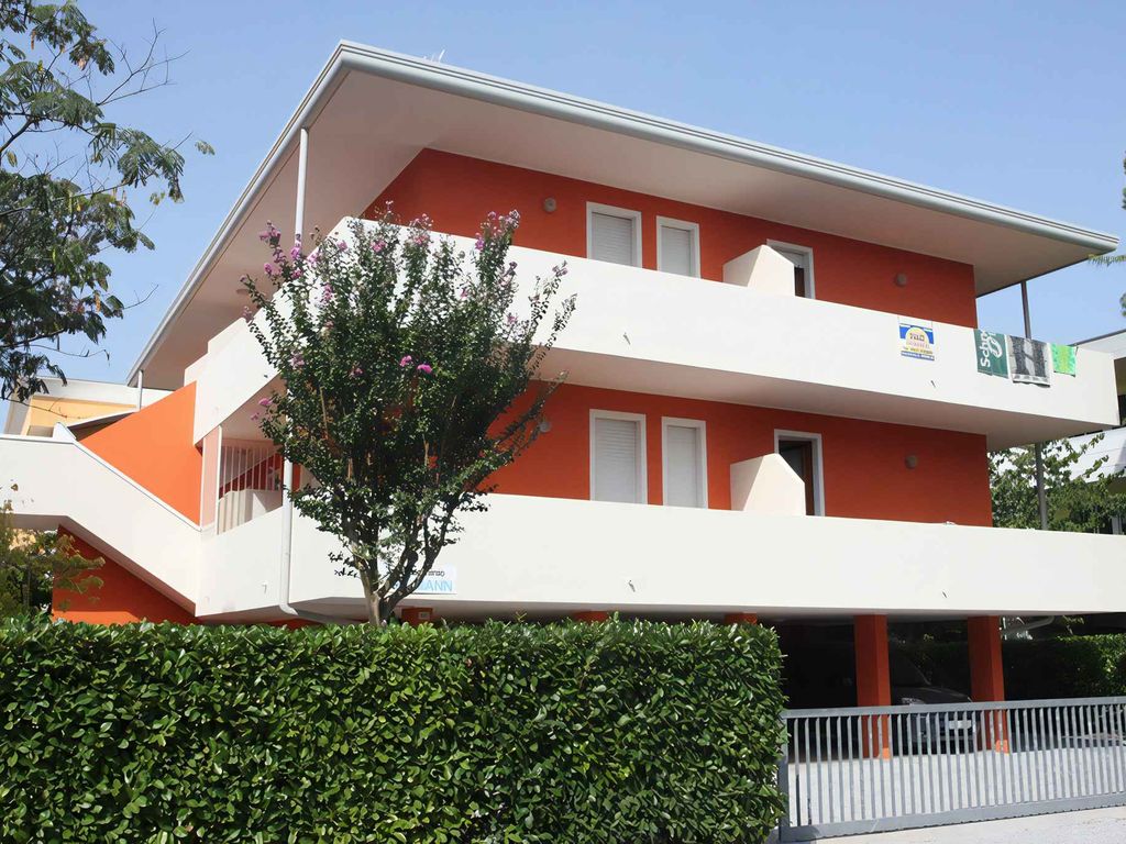 Ferienwohnung mit Klimaanlage und Balkon