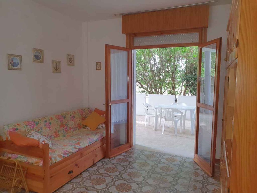Ferienwohnung mit Klimaanlage, Terrasse und Pool