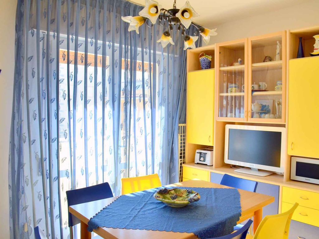 Ferienwohnung mit Klimaanlage und Balkon