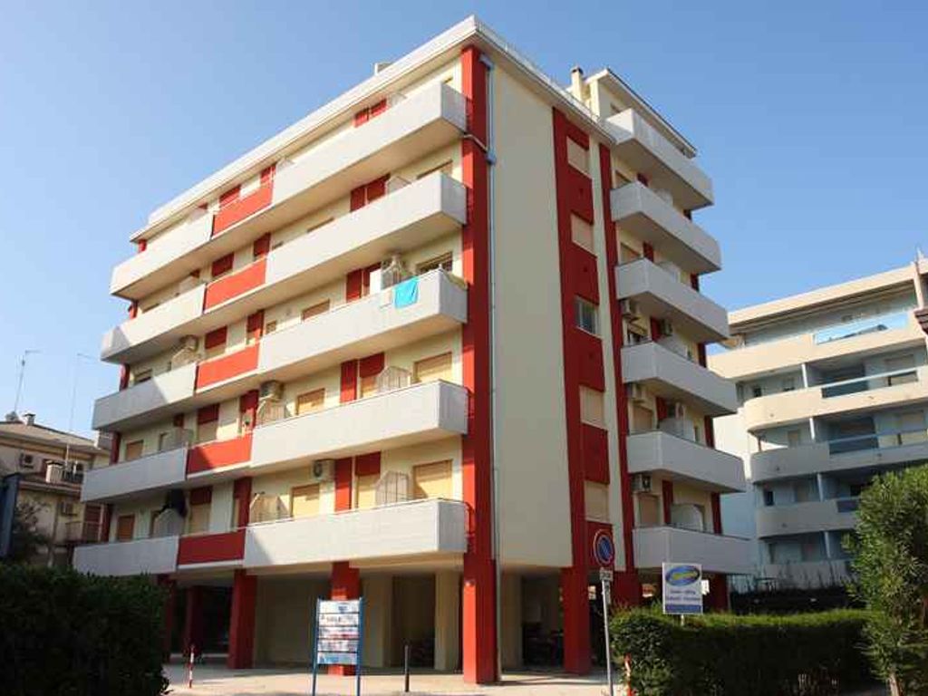 Ferienwohnung mit Klimaanlage und Balkon