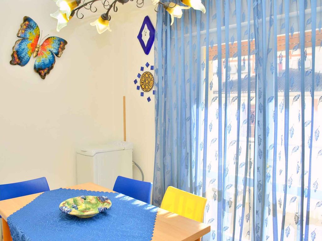 Ferienwohnung mit Klimaanlage und Balkon