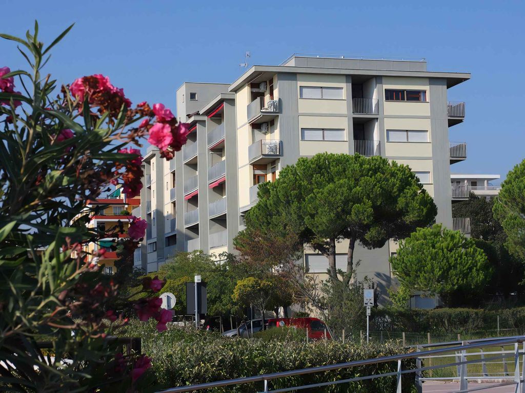 Ferienwohnung mit Klimaanlage und Balkon