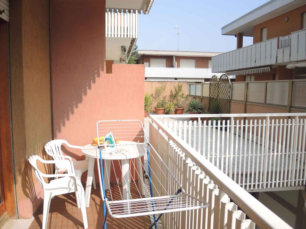 Ferienwohnung mit Klimaanlage und Balkon