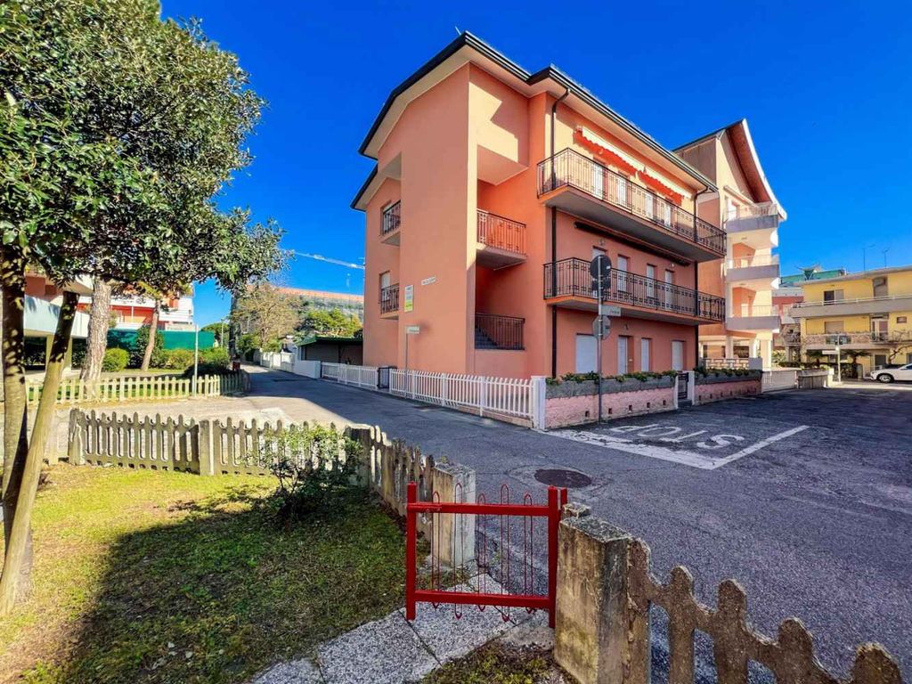 Ferienwohnung mit Klimaanlage und Balkon