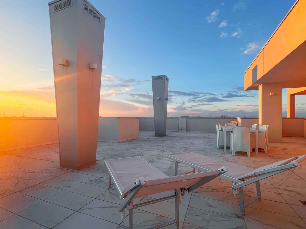 Studio mit Klimaanlage und Balkon
