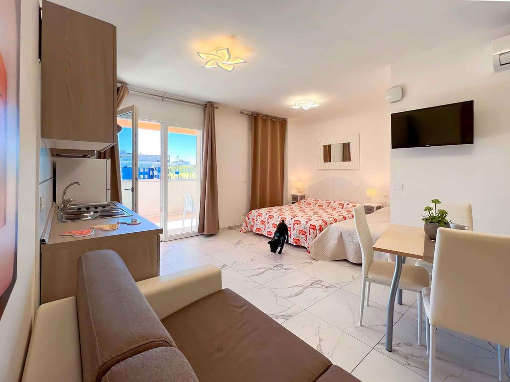 Ferienwohnung mit Balkon und Klimaanlage