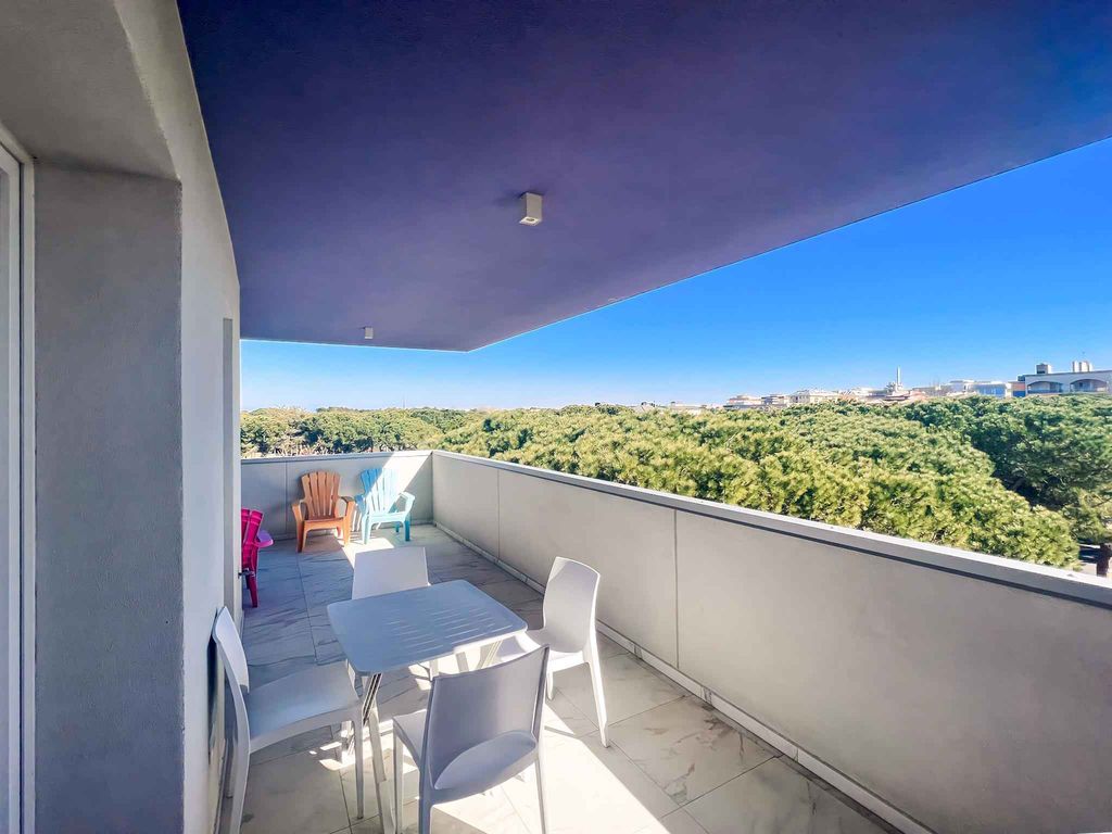 Studio mit Balkon und Klimaanlage