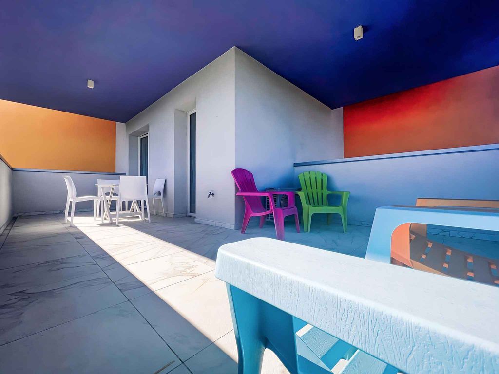 Studio mit Balkon und Klimaanlage