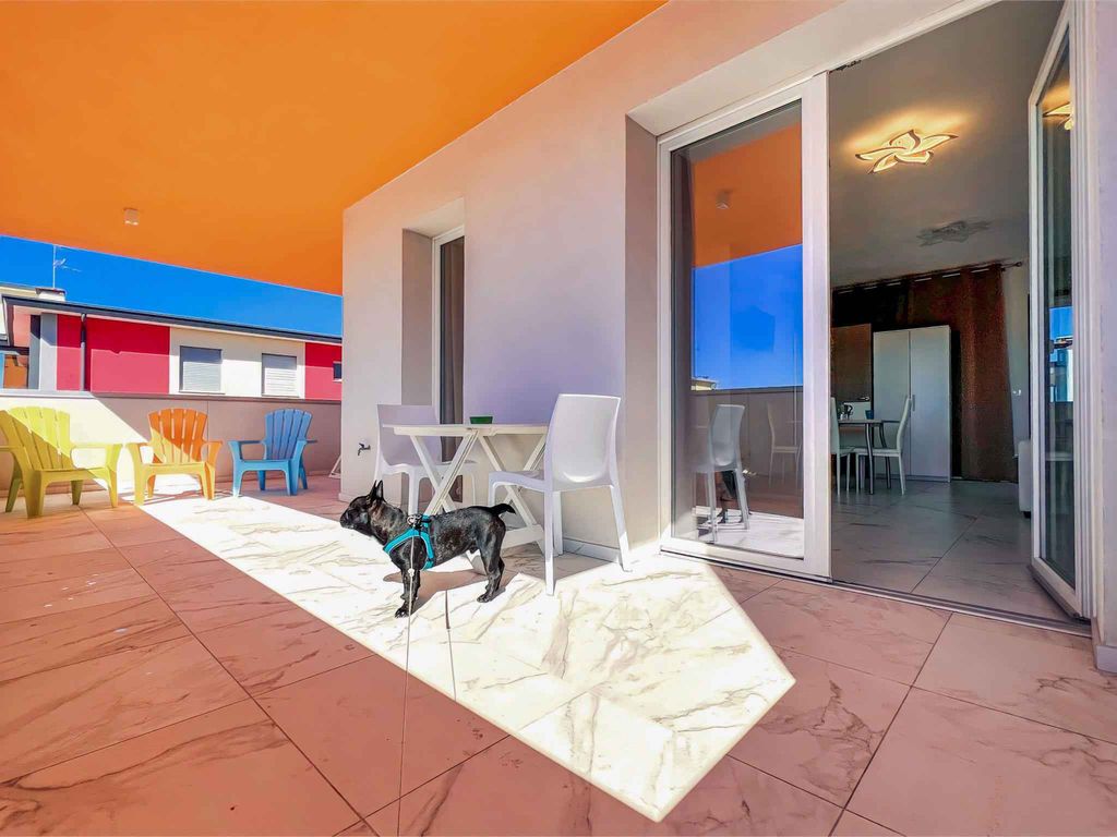 Studio mit Balkon und Klimaanlage
