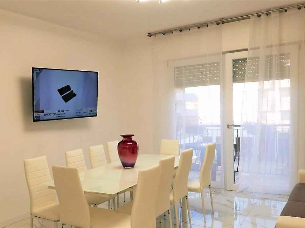 Ferienwohnung mit Balkon und Klimaanlage