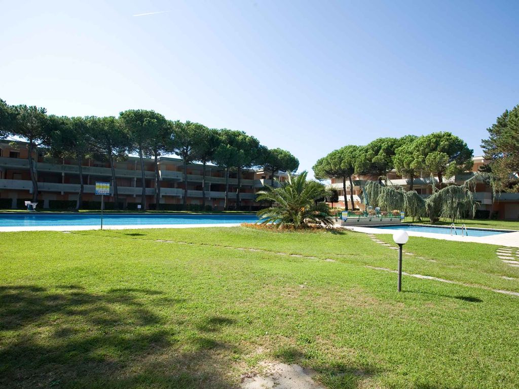 Ferienwohnung mit Balkon und Pool