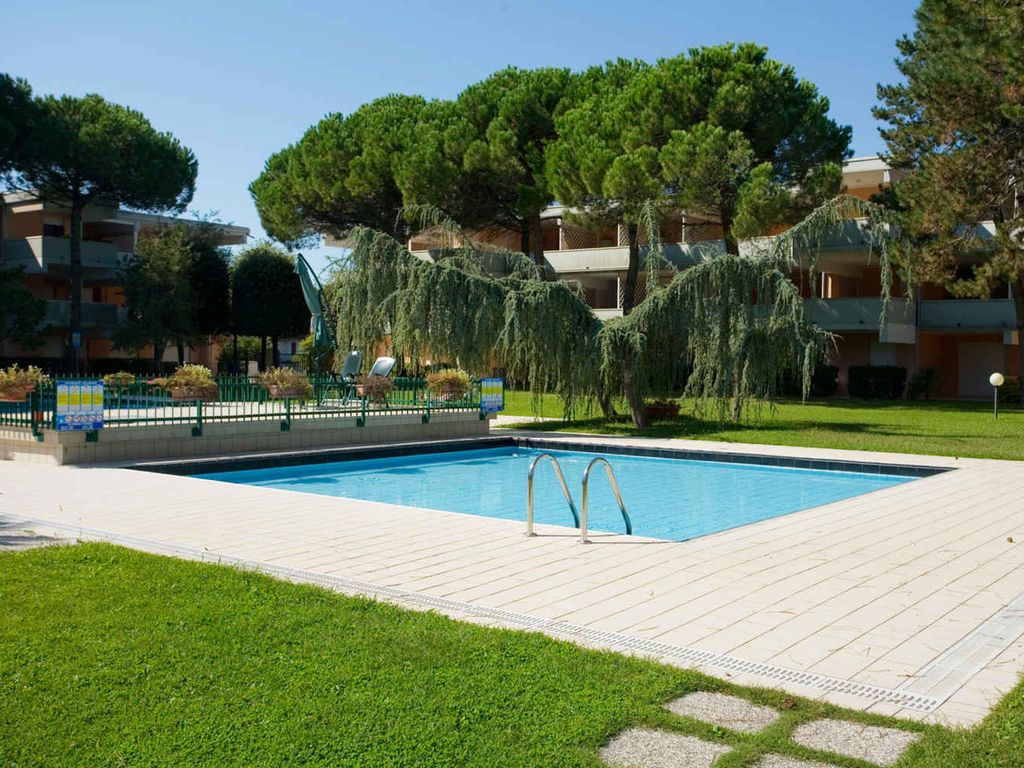 Ferienwohnung mit Balkon und Pool