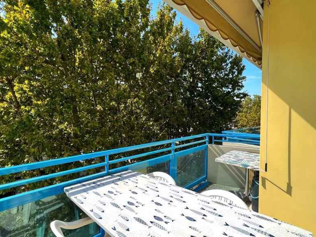 Ferienwohnung mit Klimaanlage und Balkon