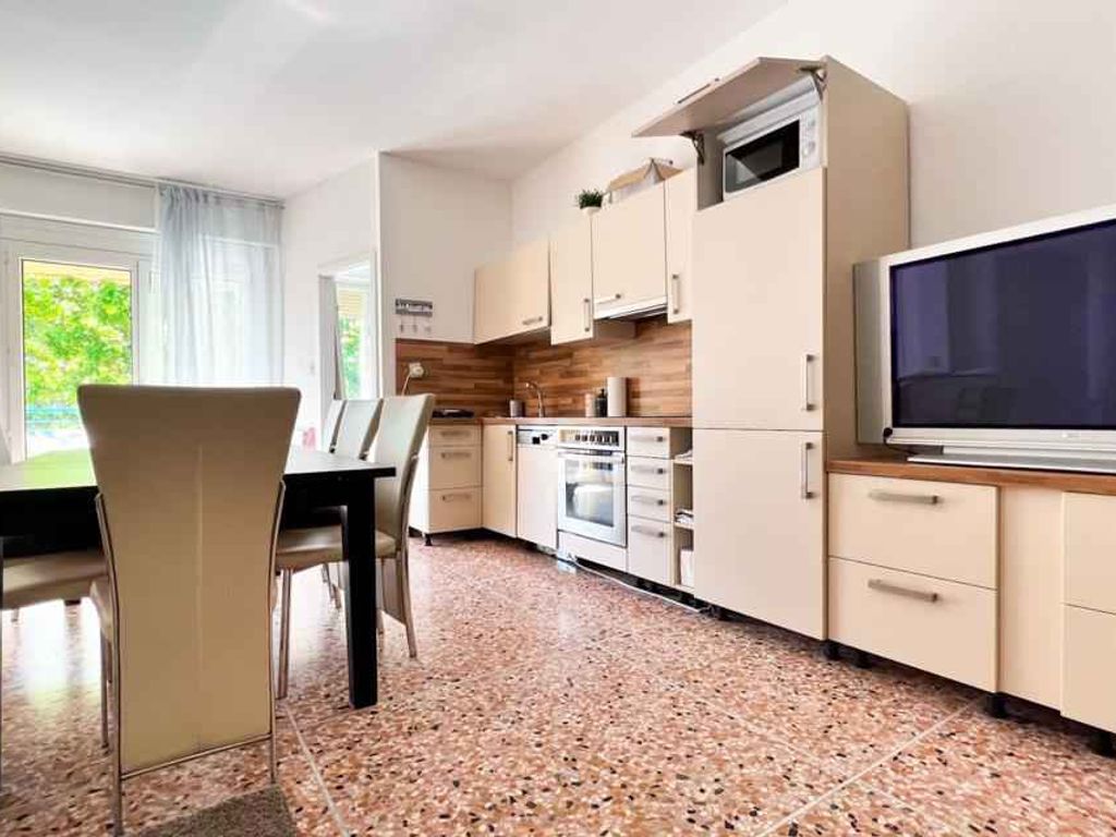 Ferienwohnung mit Klimaanlage und Balkon