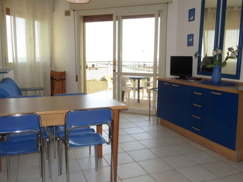 Ferienwohnung mit Balkon direkt am Strand