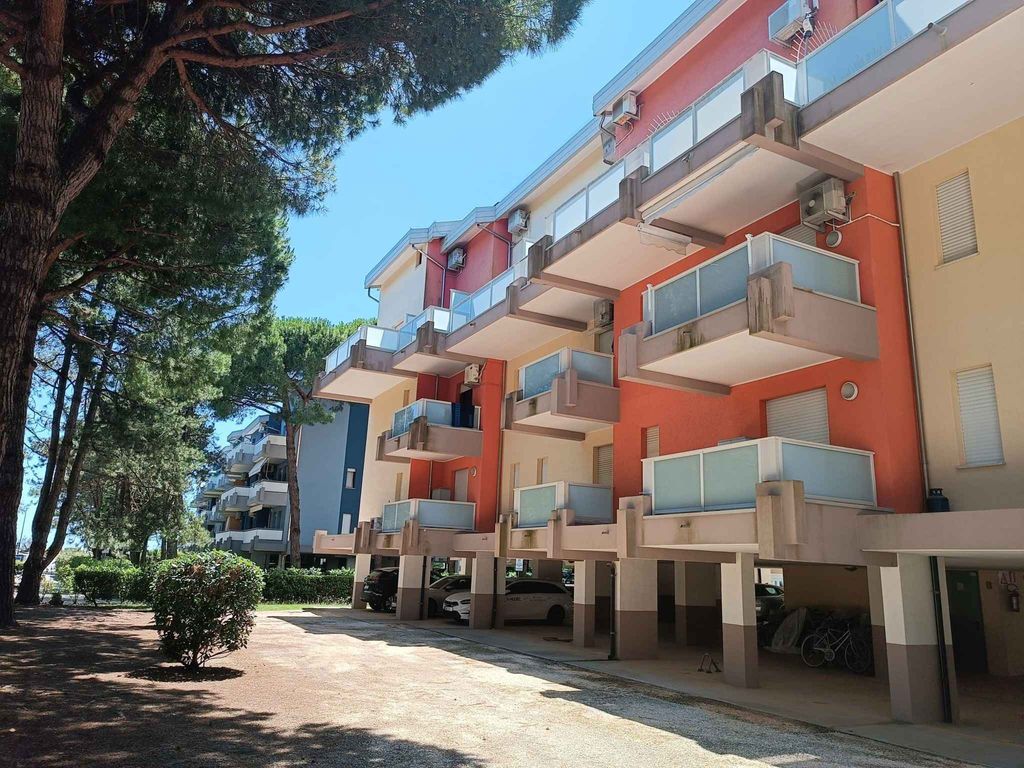 Ferienwohnung mit Klimaanlage und Balkon
