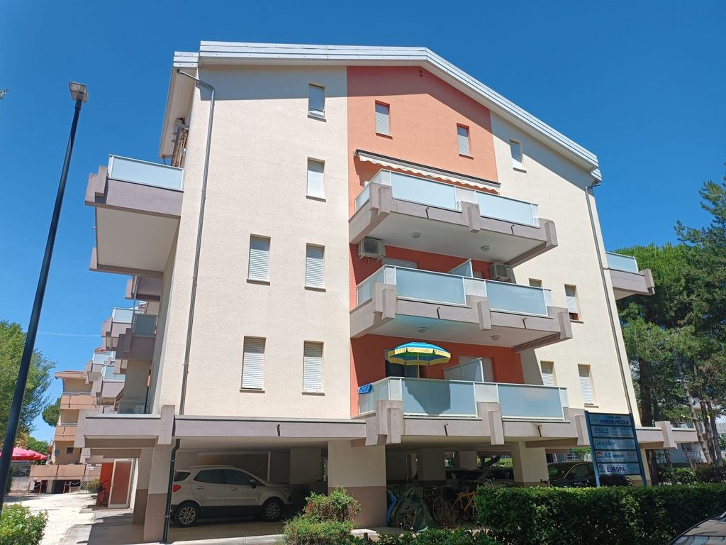 Ferienwohnung mit Klimaanlage und Balkon