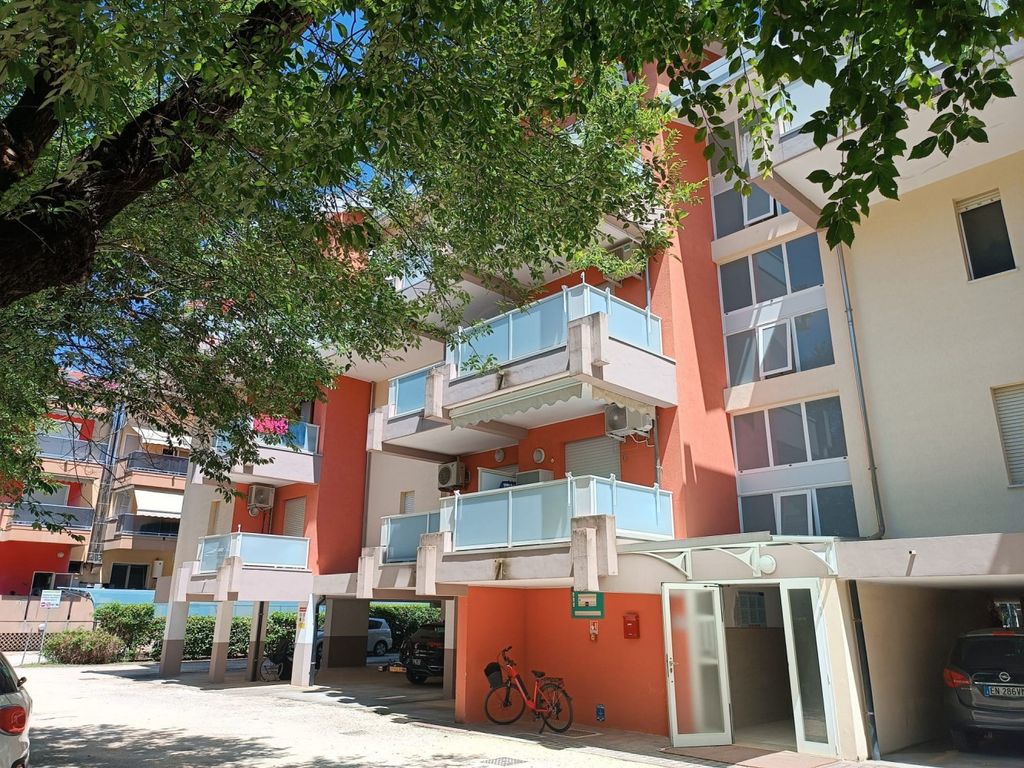 Ferienwohnung mit Klimaanlage und Balkon