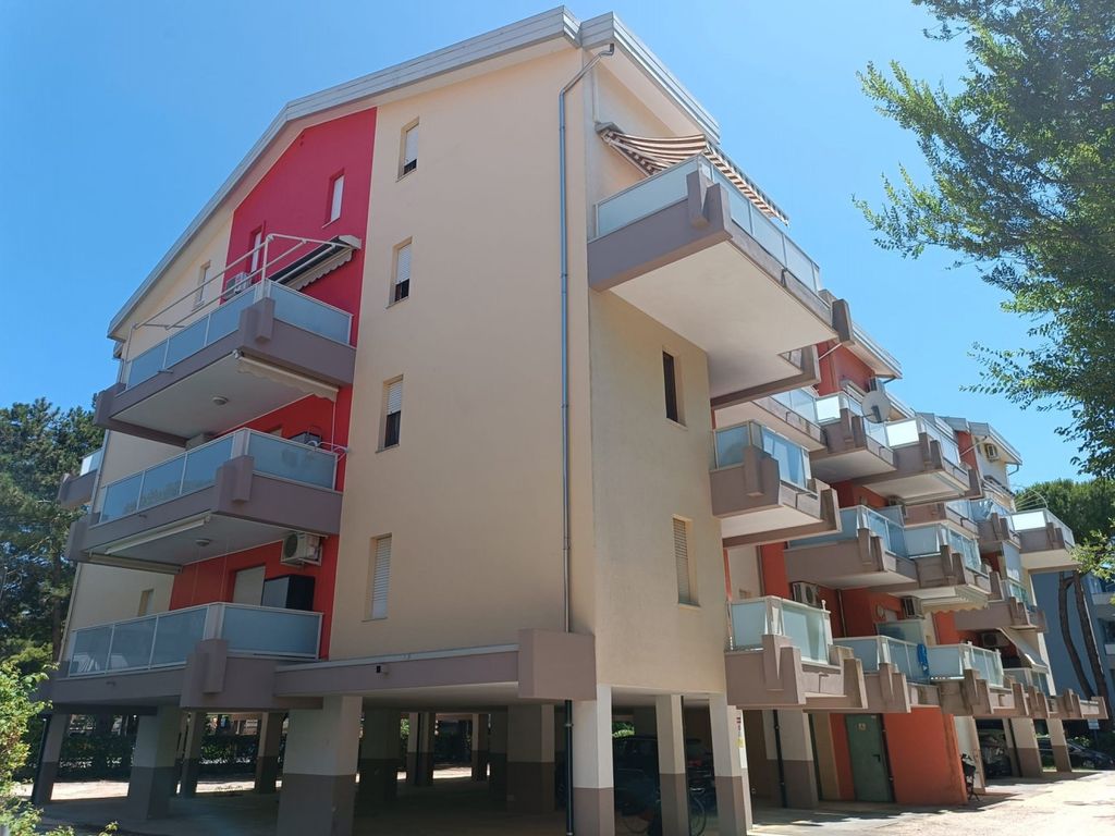 Ferienwohnung mit Klimaanlage und Balkon