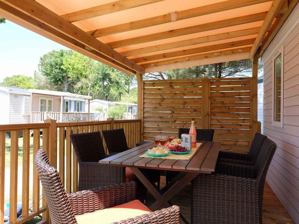 Mobilehome mit Klimaanlage, Terrasse und Pool