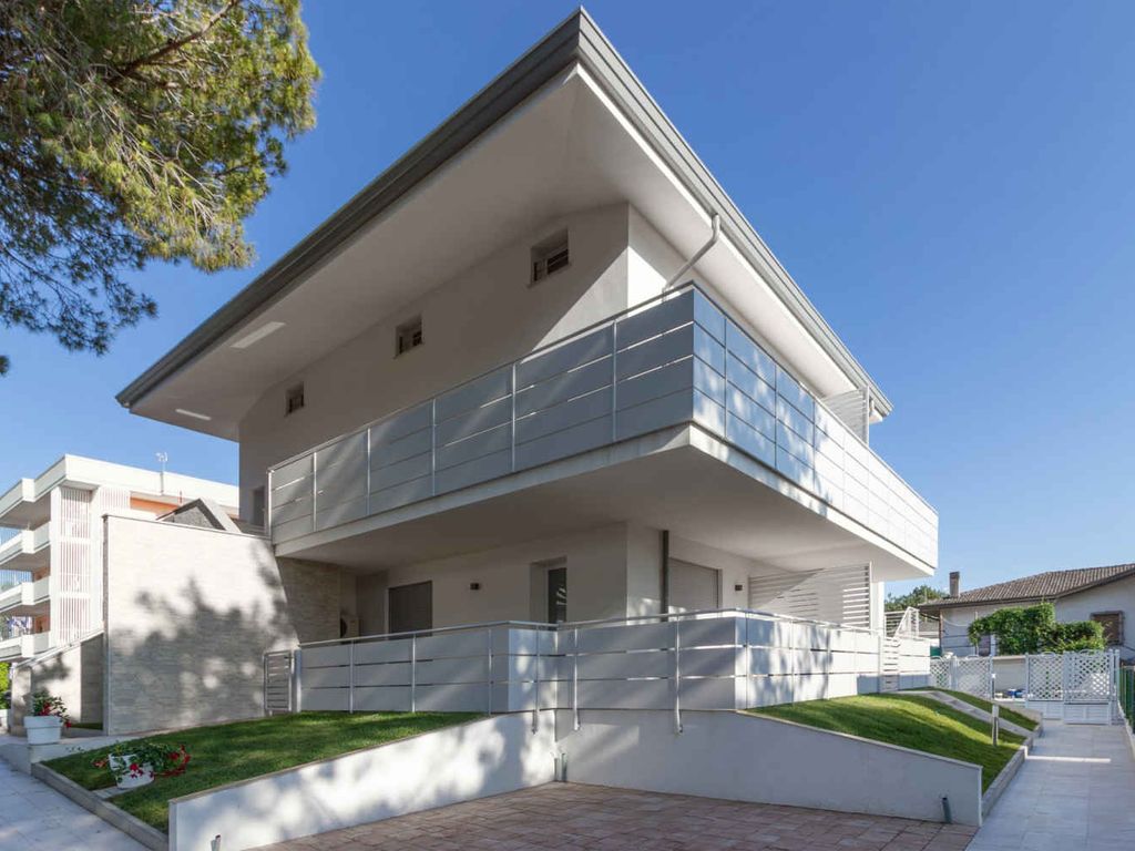 Ferienwohnung mit Klimaanlage, Gemeinschaftsgarten und Pool