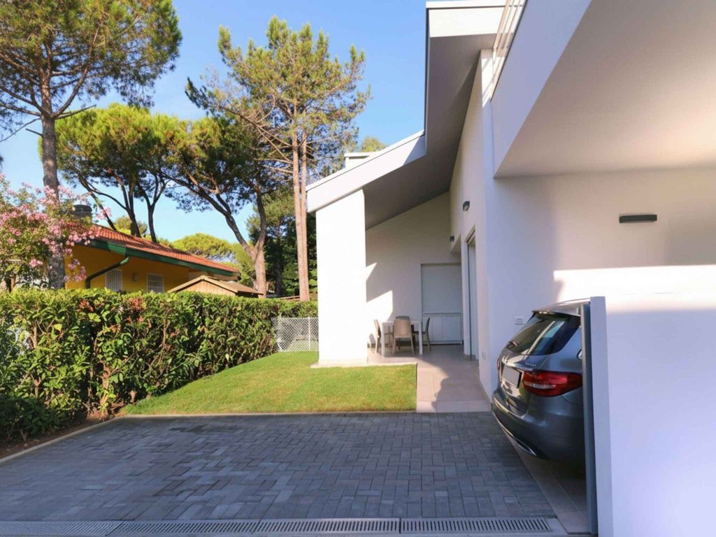 Ferienwohnung mit Klimaanlage, Terrasse und Garten