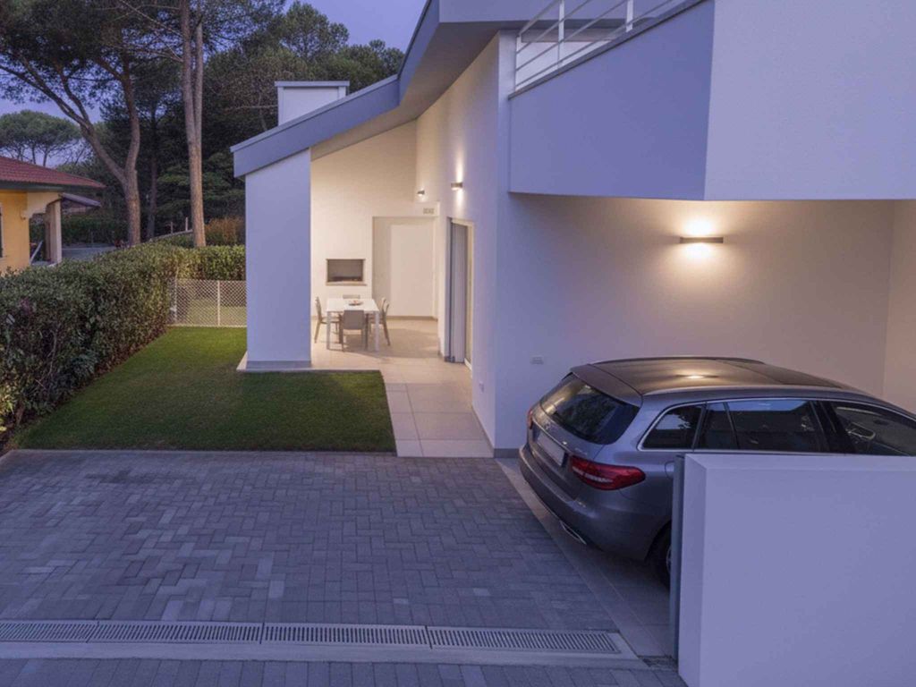 Ferienwohnung mit Klimaanlage, Terrasse und Garten