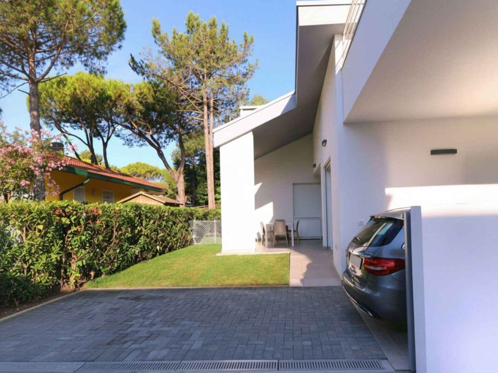 Ferienwohnung mit Klimaanlage, Terrasse und Garten