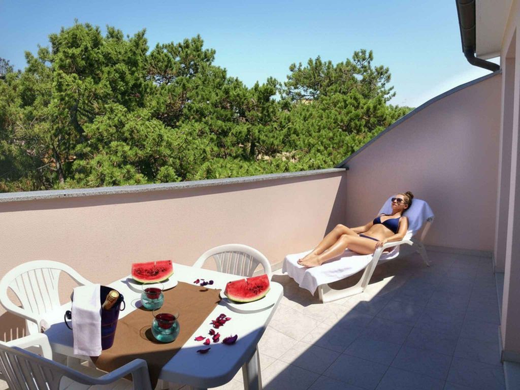 Ferienwohnung mit Klimaanlage, Balkon und Pool