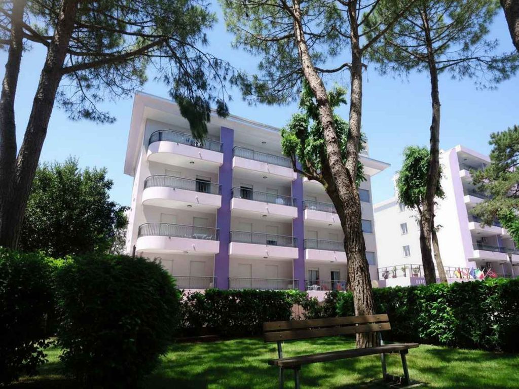 Ferienwohnung mit Klimaanlage, Balkon und Pool