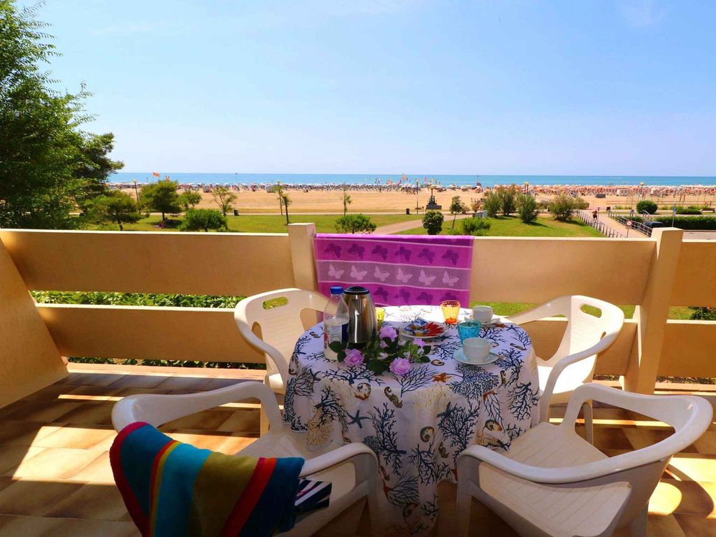 Ferienwohnung mit Klimaanlage und Balkon mit Meerblick