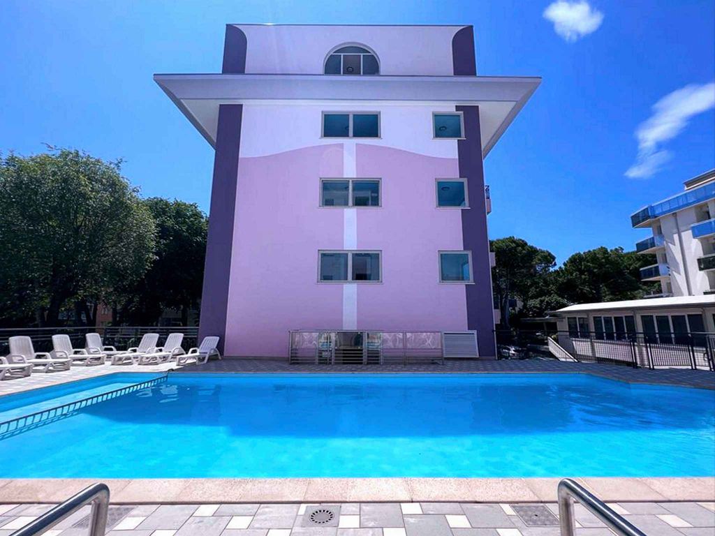 Ferienwohnung mit Klimaanlage, Balkon und Pool