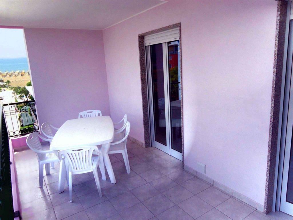 Ferienwohnung mit Klimaanlage, Balkon und Pool