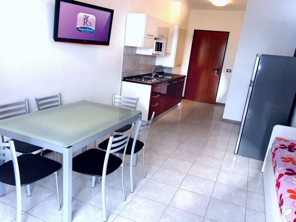 Ferienwohnung mit Klimaanlage, Balkon und Pool