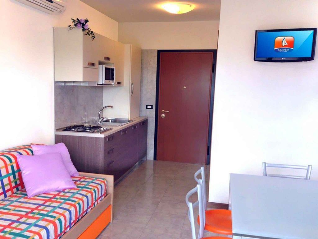 Ferienwohnung mit Klimaanlage, Balkon und Pool