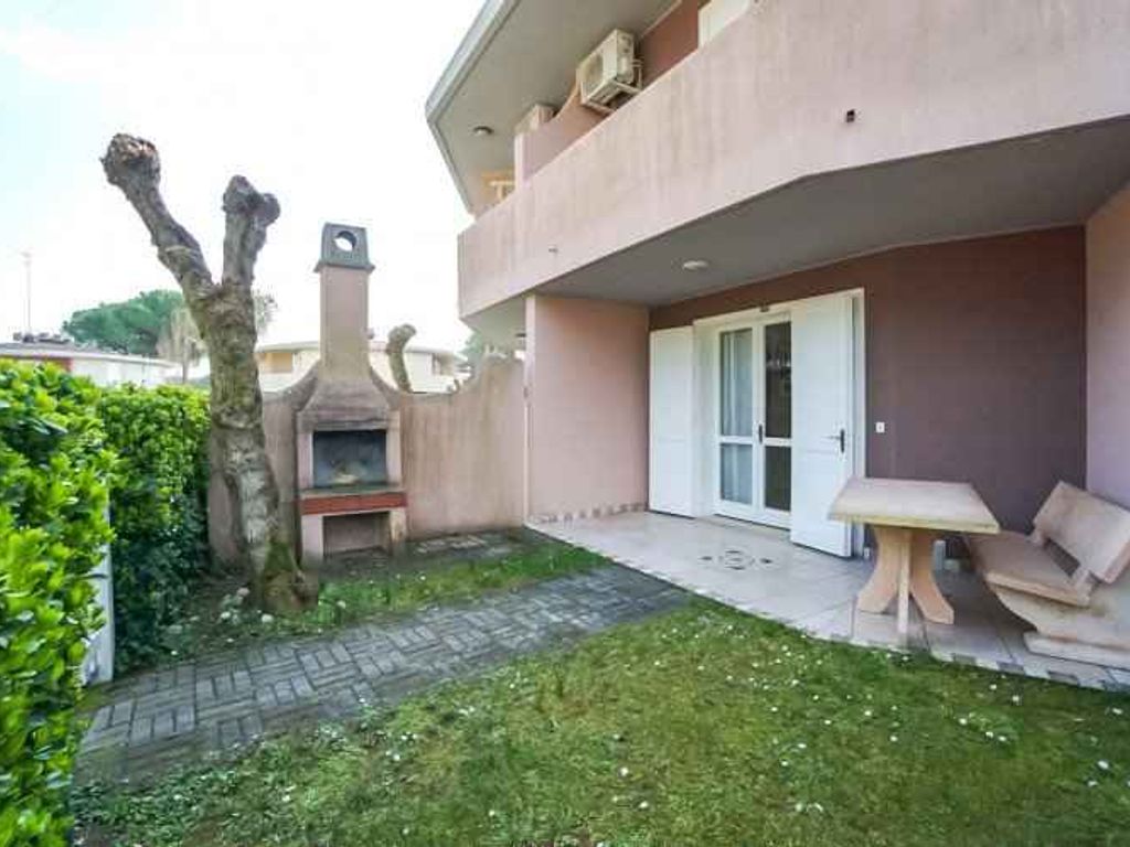 Ferienwohnung mit Klimaanlage, Garten und Pool